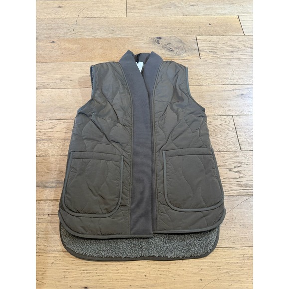 Varley Covey Reversible Quilt Gilet Olive Green Sherpa Vest - Size S - Picture 1 of 7